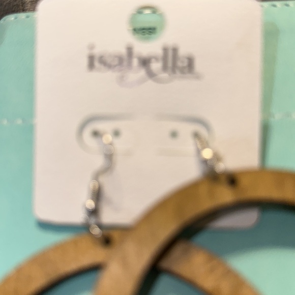 NWT Isabella wooden big hoops says queen on both Pierced backs cute 🥰 - Picture 3 of 4